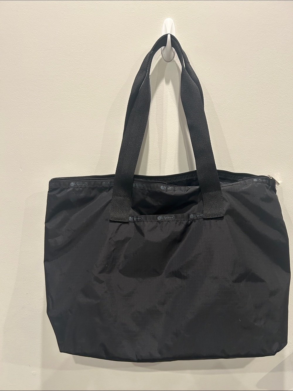 Like new Lesportsac Black Nylon Tote - Picture 4 of 7
